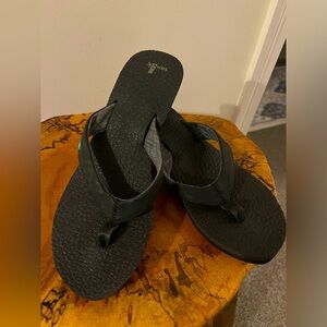 Women’s size 8 wedge flip-flops Sanuk